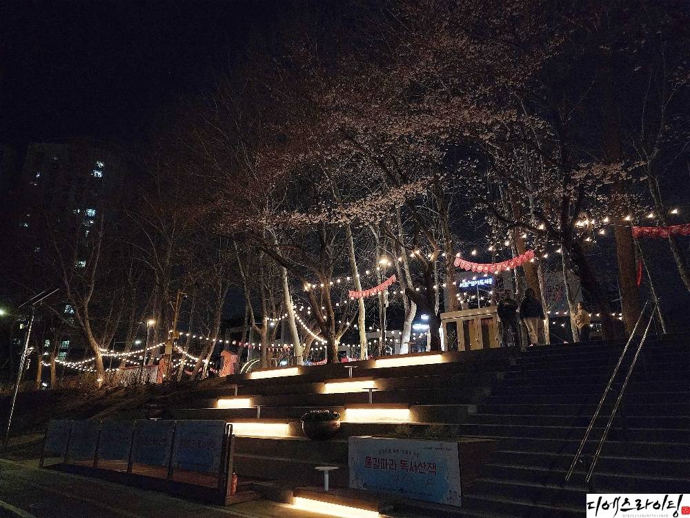 거리 야외 알전구 공사 대표사진