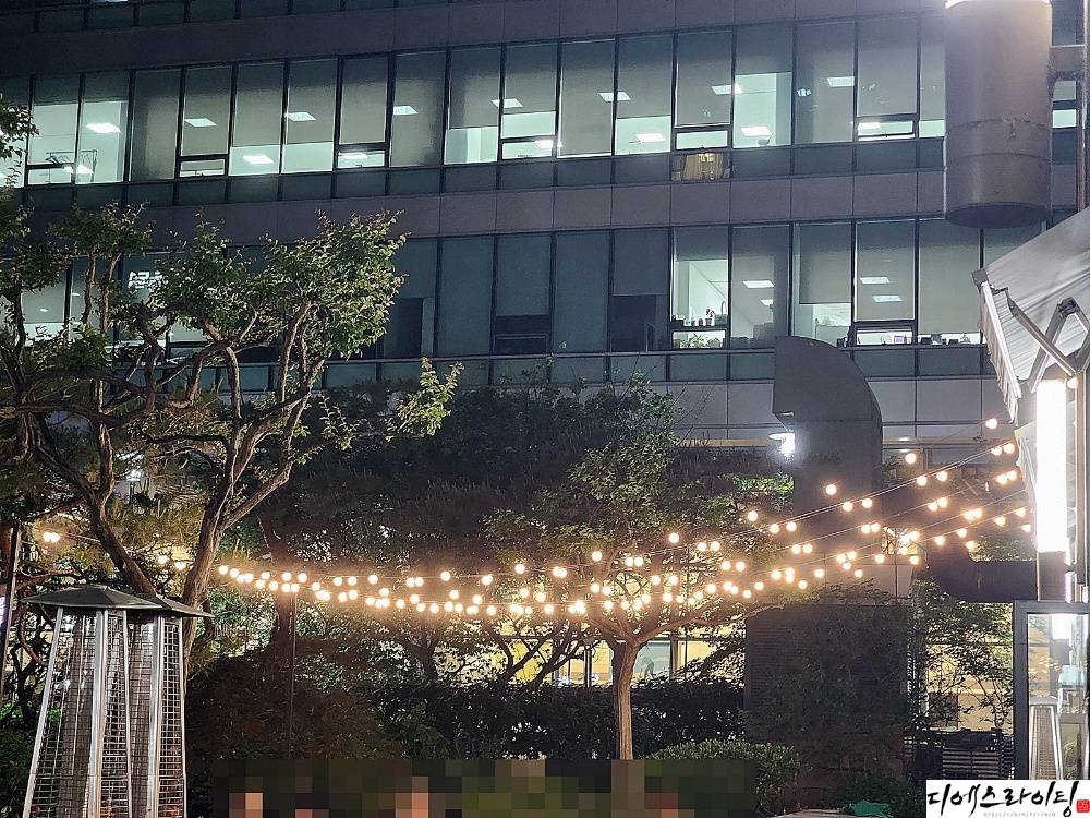 레스토랑 알전구 설치 사례 대표사진