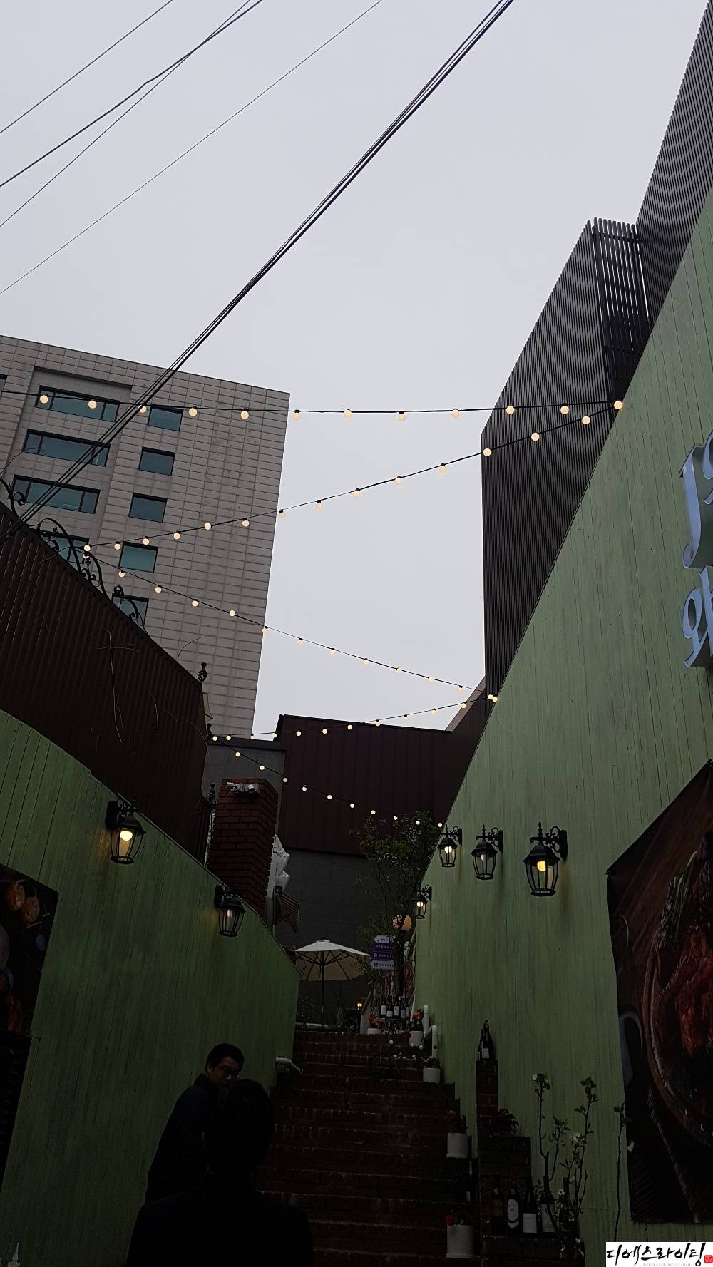 카페 줄전구 설치공사 대표사진