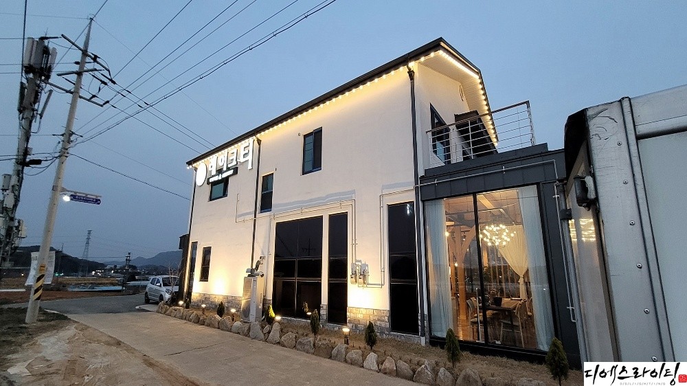 행사장 연출 알전구 조성작업 대표사진